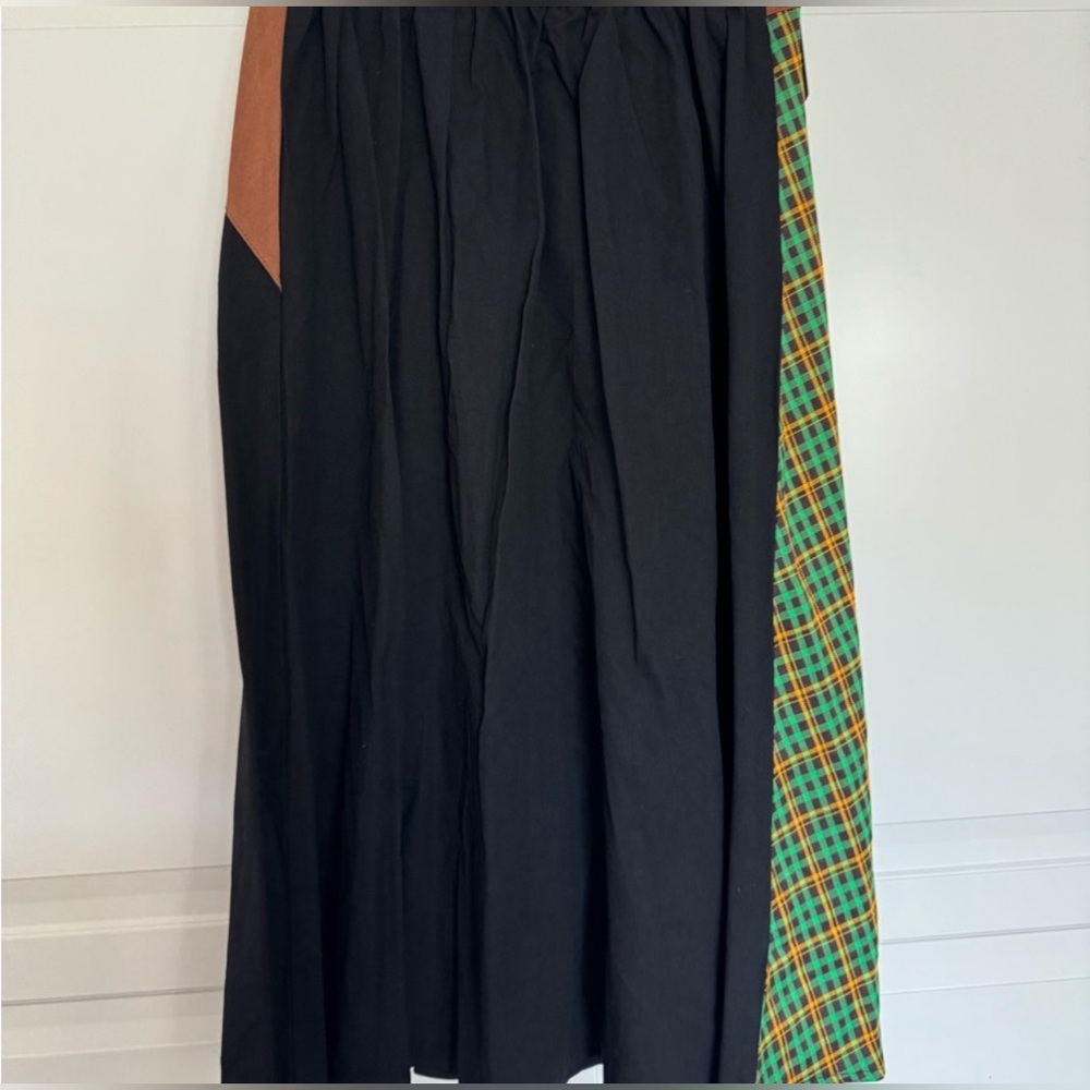 Skirt in multi pattern size 4-6 - Picture 2 of 4